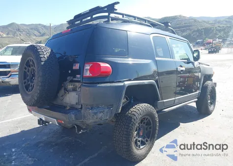 2007 Toyota Fj Cruiser z USA, uszkodzony, nr VIN JTEBU11F370066845